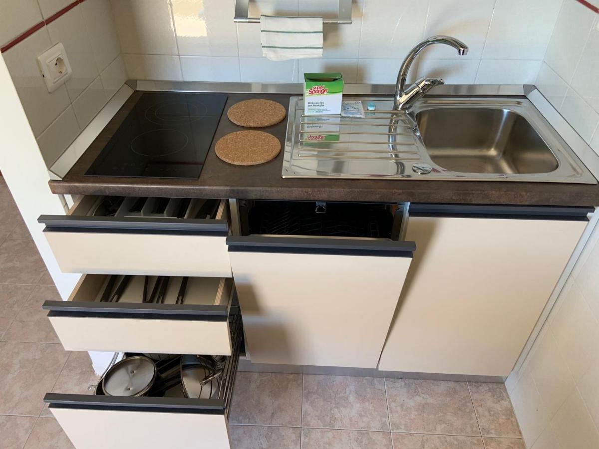 Suites Marilia Apartments Pool Side - Suite Livorno Holiday Home Group Екстер'єр фото