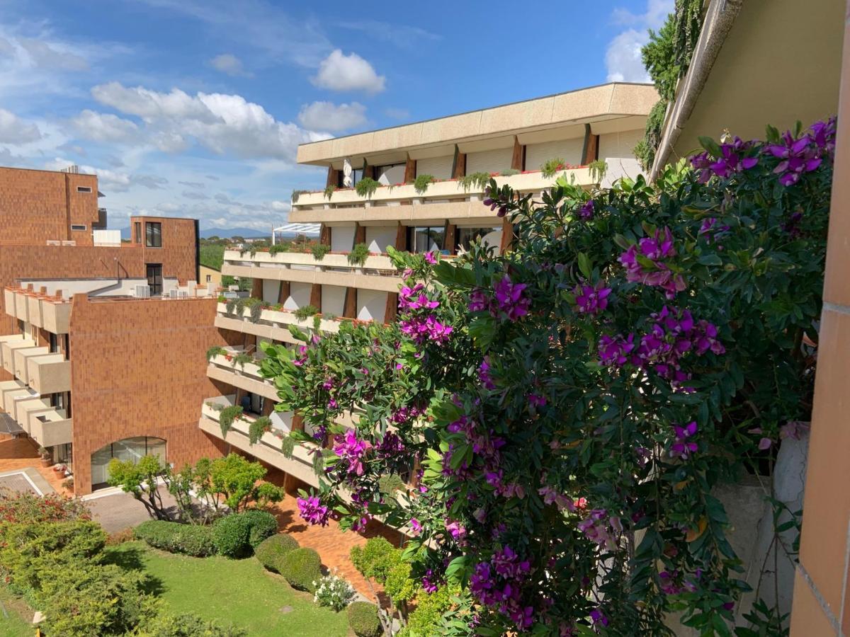 Suites Marilia Apartments Pool Side - Suite Livorno Holiday Home Group Екстер'єр фото