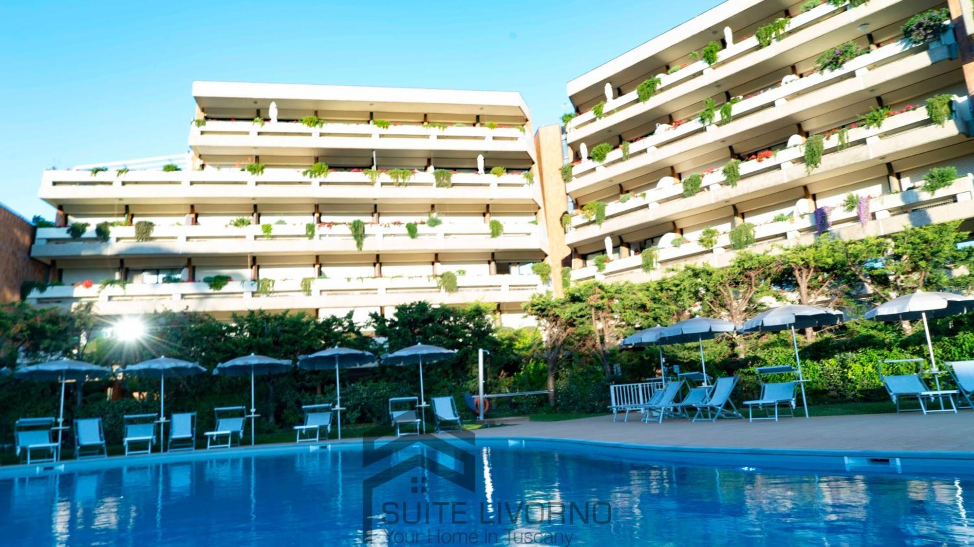 Suites Marilia Apartments Pool Side - Suite Livorno Holiday Home Group Екстер'єр фото