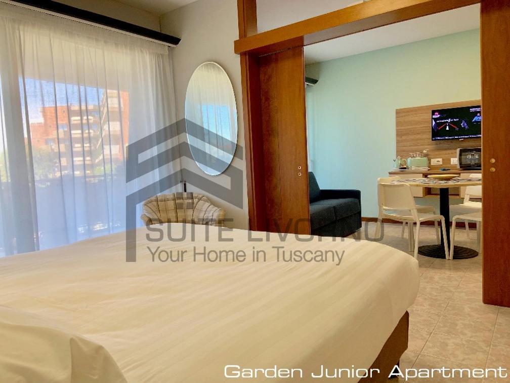 Suites Marilia Apartments Pool Side - Suite Livorno Holiday Home Group Екстер'єр фото