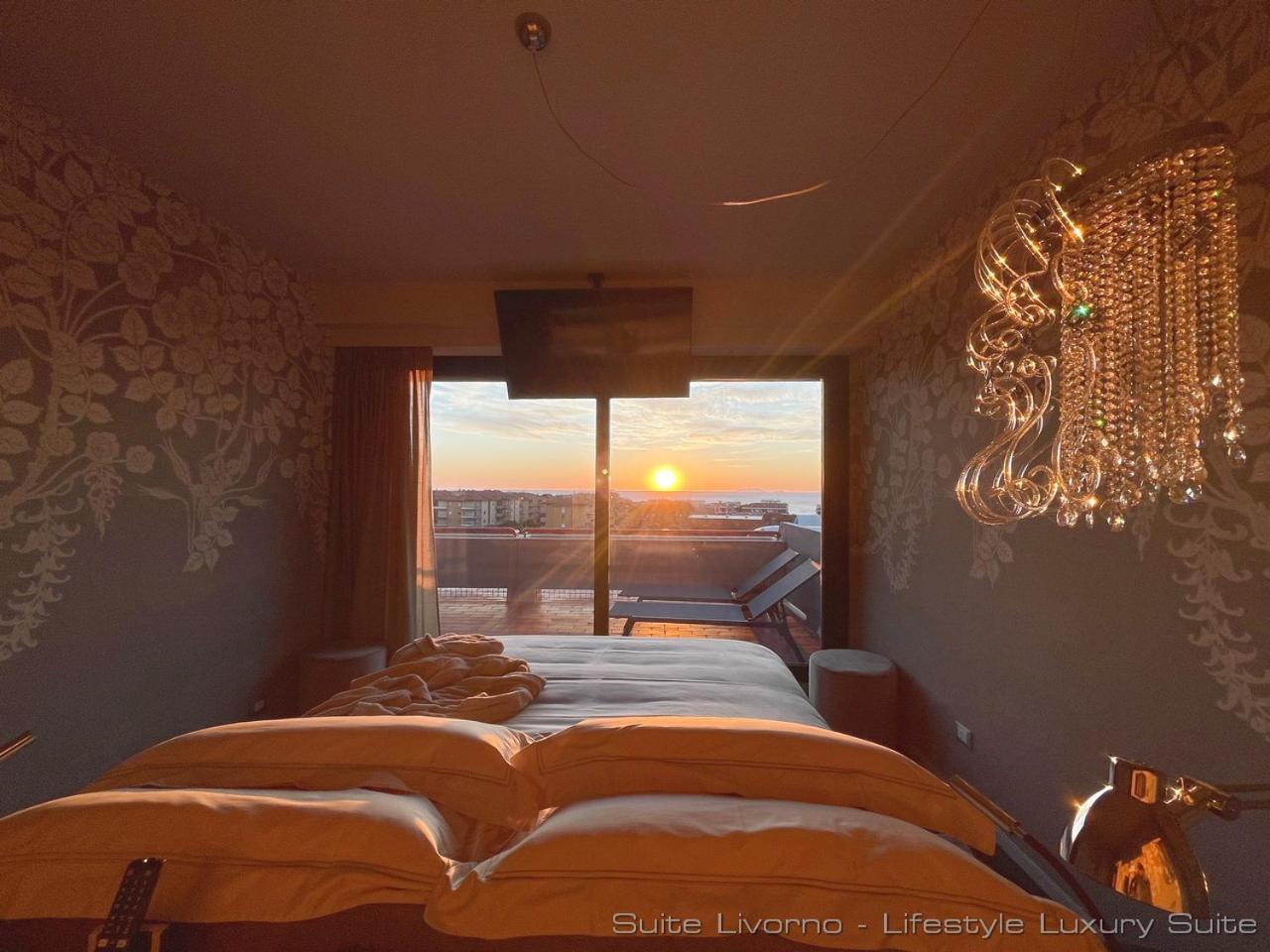 Suites Marilia Apartments Pool Side - Suite Livorno Holiday Home Group Екстер'єр фото