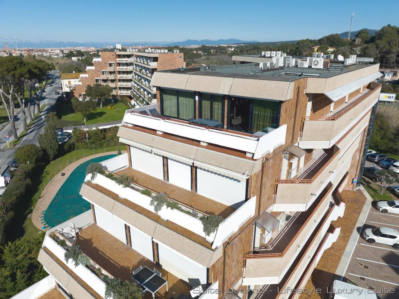 Suites Marilia Apartments Pool Side - Suite Livorno Holiday Home Group Екстер'єр фото
