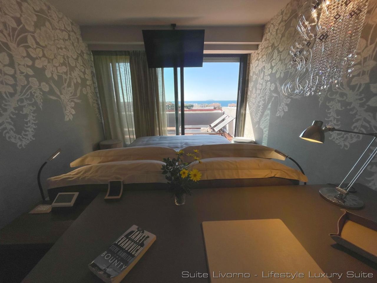 Suites Marilia Apartments Pool Side - Suite Livorno Holiday Home Group Екстер'єр фото