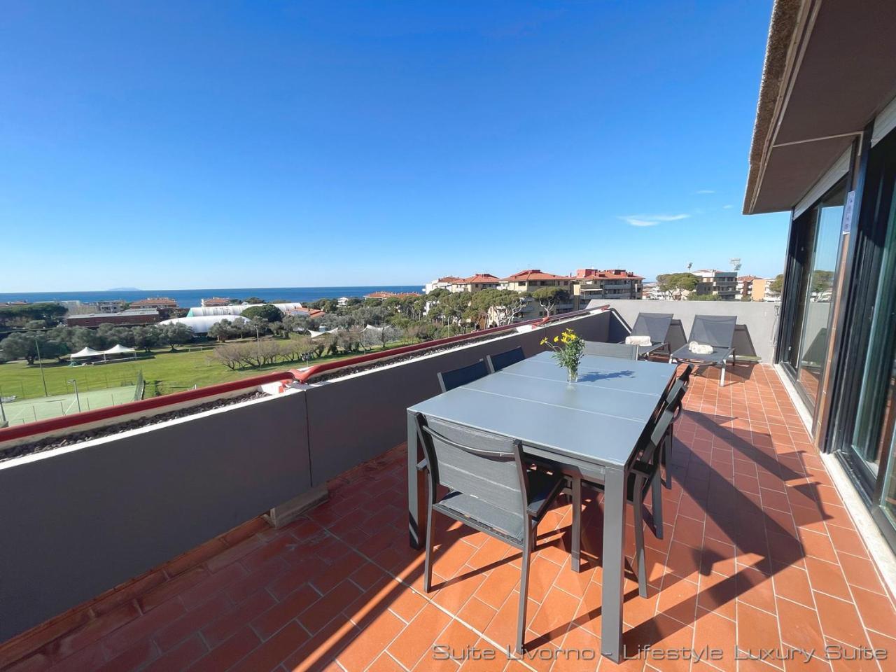 Suites Marilia Apartments Pool Side - Suite Livorno Holiday Home Group Екстер'єр фото