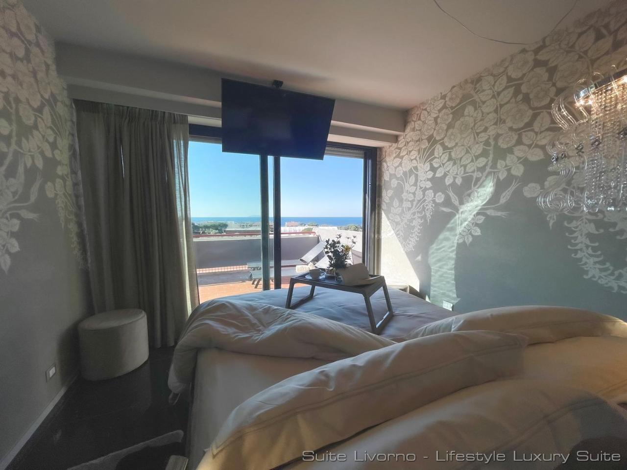 Suites Marilia Apartments Pool Side - Suite Livorno Holiday Home Group Екстер'єр фото